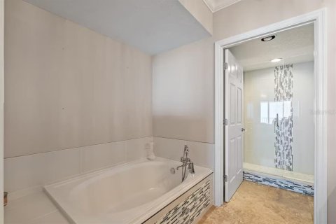 Condo in North Redington Beach, Florida, 3 bedrooms  № 1593135 - photo 22