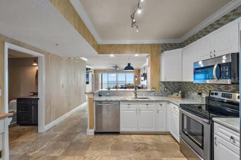 Condo in North Redington Beach, Florida, 3 bedrooms  № 1593135 - photo 11