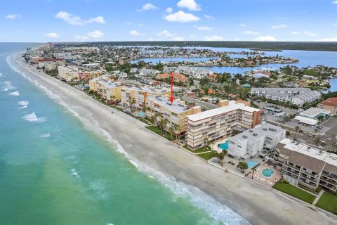 Condo in North Redington Beach, Florida, 3 bedrooms  № 1593135 - photo 30