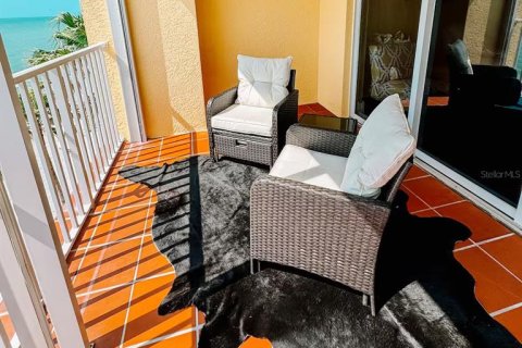 Condo in North Redington Beach, Florida, 3 bedrooms  № 1593135 - photo 25