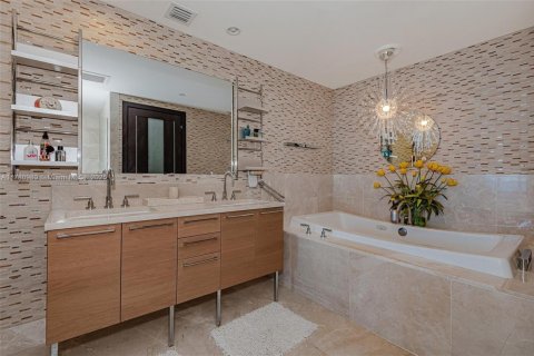 Condo in Sunny Isles Beach, Florida, 1 bedroom  № 1708896 - photo 6