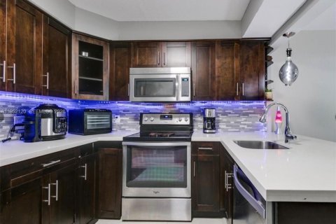 Adosado en alquiler en Plantation, Florida, 3 dormitorios, 112.41 m2 № 2006505 - foto 3