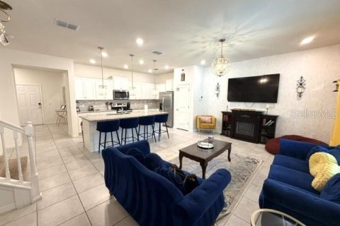 Touwnhouse à vendre à Davenport, Floride: 5 chambres, 212.1 m2 № 2306415 - photo 4