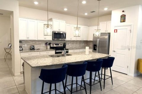 Touwnhouse à vendre à Davenport, Floride: 5 chambres, 212.1 m2 № 2306415 - photo 6