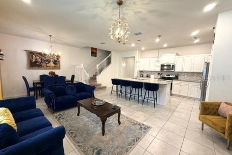 Touwnhouse à vendre à Davenport, Floride: 5 chambres, 212.1 m2 № 2306415 - photo 3
