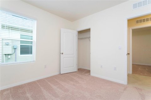 House in Saint Cloud, Florida 3 bedrooms, 139.45 sq.m. № 2098417 - photo 27