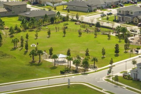 House in Saint Cloud, Florida 3 bedrooms, 139.45 sq.m. № 2098417 - photo 8