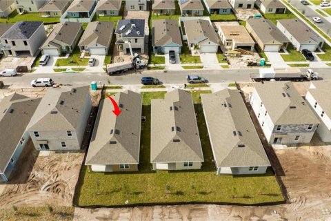 House in Saint Cloud, Florida 3 bedrooms, 139.45 sq.m. № 2098417 - photo 5