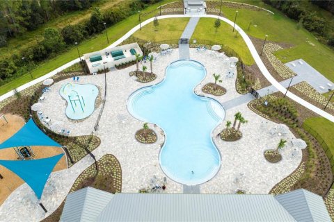 House in Saint Cloud, Florida 3 bedrooms, 139.45 sq.m. № 2098417 - photo 12