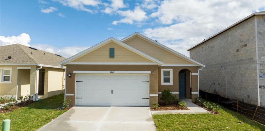 House in Saint Cloud, Florida 3 bedrooms, 139.45 sq.m. № 2098417