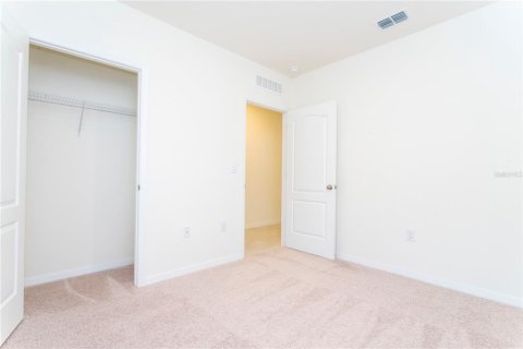 House in Saint Cloud, Florida 3 bedrooms, 139.45 sq.m. № 2098417 - photo 28