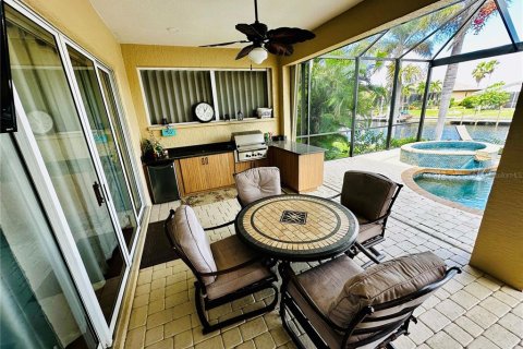 House in Punta Gorda, Florida 3 bedrooms, 279.91 sq.m. № 2130189 - photo 24