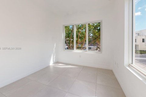 Townhouse in Homestead, Florida 4 bedrooms, 131.74 sq.m. № 2090282 - photo 12