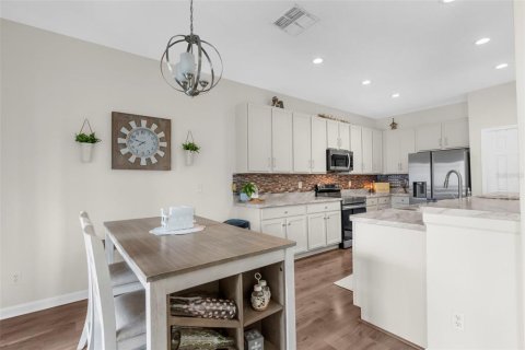 Casa en venta en Brooksville, Florida, 4 dormitorios, 222.59 m2 № 1916767 - foto 15