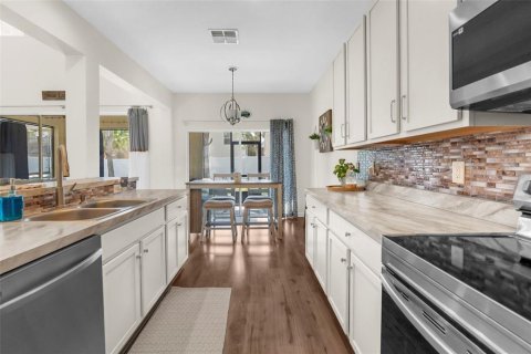 Casa en venta en Brooksville, Florida, 4 dormitorios, 222.59 m2 № 1916767 - foto 13