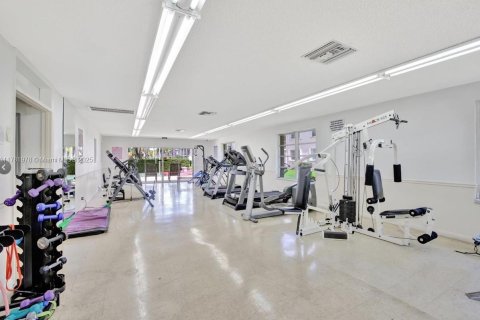 Condo in Lighthouse Point, Florida, 2 bedrooms  № 1863988 - photo 26
