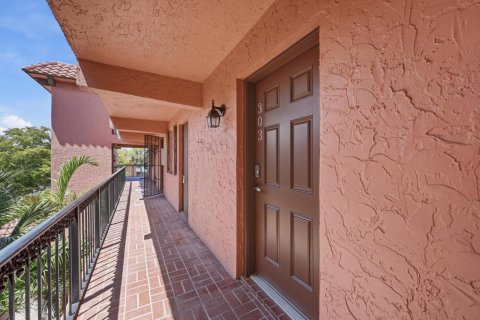 Condo in Fort Lauderdale, Florida, 3 bedrooms  № 2177562 - photo 16