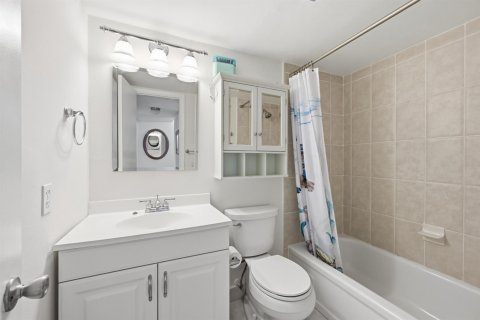 Condo in Fort Lauderdale, Florida, 3 bedrooms  № 2177562 - photo 9