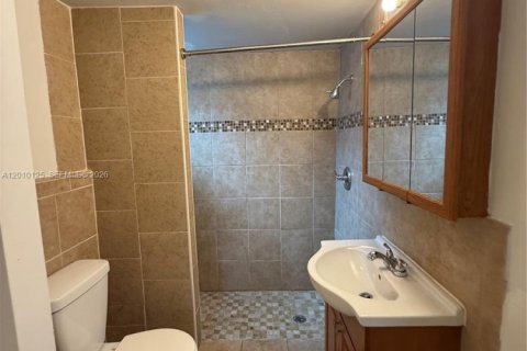 Casa en alquiler en Hollywood, Florida, 3 dormitorios, 213.68 m2 № 2073116 - foto 11