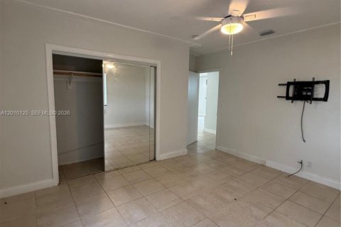 Casa en alquiler en Hollywood, Florida, 3 dormitorios, 213.68 m2 № 2073116 - foto 7