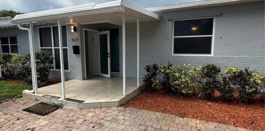 Casa en Hollywood, Florida 3 dormitorios, 213.68 m2 № 2073116