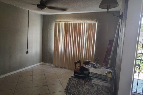 House in St. Lucie, Florida 4 bedrooms, 135.27 sq.m. № 2194966 - photo 12