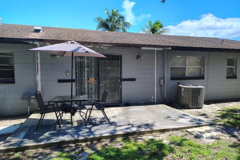 House in St. Lucie, Florida 4 bedrooms, 135.27 sq.m. № 2194966 - photo 5