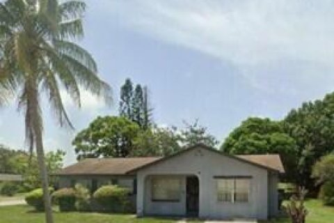 House in St. Lucie, Florida 4 bedrooms, 135.27 sq.m. № 2194966