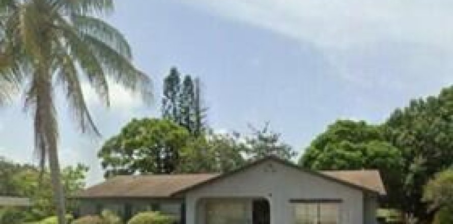 House in St. Lucie, Florida 4 bedrooms, 135.27 sq.m. № 2194966