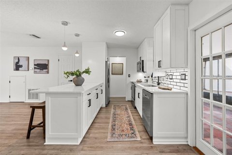 Townhouse in Tampa, Florida 2 bedrooms, 96.62 sq.m. № 2313236 - photo 8