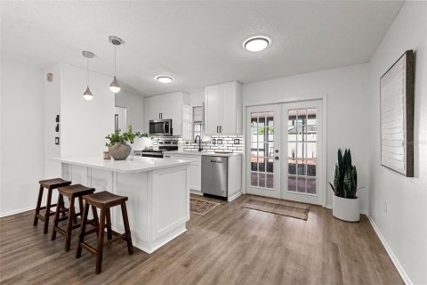 Townhouse in Tampa, Florida 2 bedrooms, 96.62 sq.m. № 2313236 - photo 7