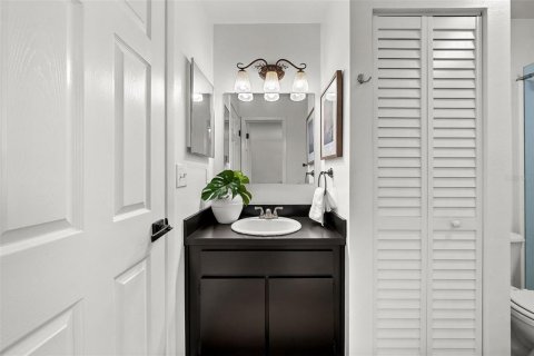 Townhouse in Tampa, Florida 2 bedrooms, 96.62 sq.m. № 2313236 - photo 20