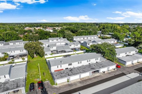 Townhouse in Tampa, Florida 2 bedrooms, 96.62 sq.m. № 2313236 - photo 10