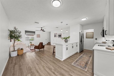 Townhouse in Tampa, Florida 2 bedrooms, 96.62 sq.m. № 2313236 - photo 16
