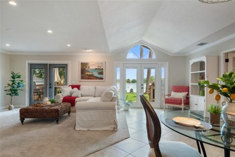 House in Apopka, Florida 3 bedrooms, 319.12 sq.m. № 1894779 - photo 15