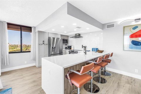 Condominio en venta en Saint Petersburg, Florida, 2 dormitorios, 97.55 m2 № 2298323 - foto 6