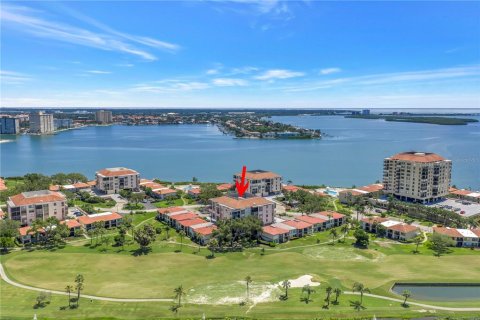Condominio en venta en Saint Petersburg, Florida, 2 dormitorios, 97.55 m2 № 2298323 - foto 2