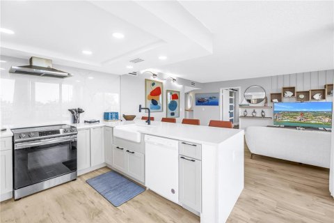 Condominio en venta en Saint Petersburg, Florida, 2 dormitorios, 97.55 m2 № 2298323 - foto 7