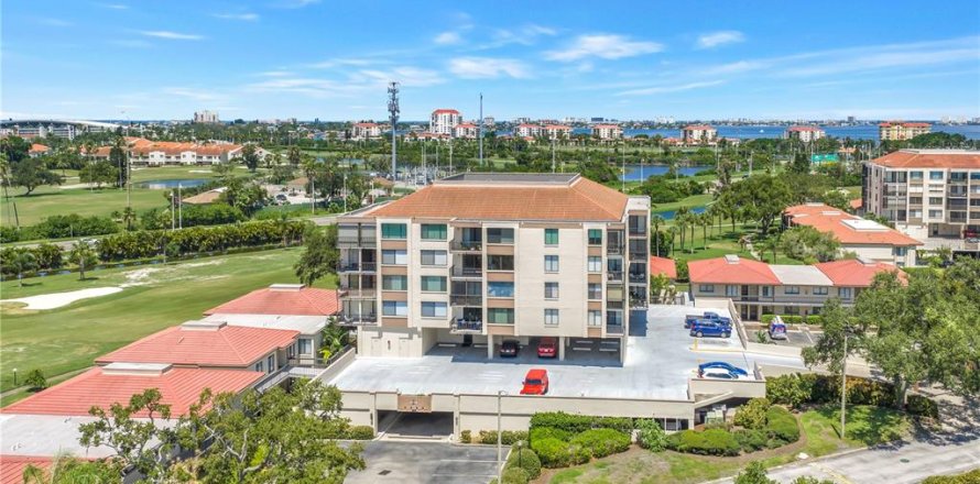 Condominio en Saint Petersburg, Florida, 2 dormitorios  № 2298323