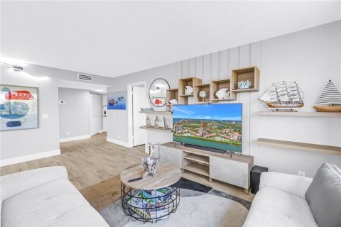 Condominio en venta en Saint Petersburg, Florida, 2 dormitorios, 97.55 m2 № 2298323 - foto 12