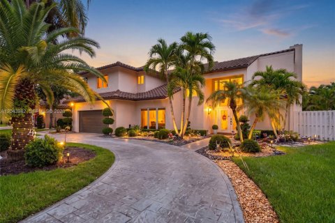 Villa ou maison à vendre à Plantation, Floride: 5 chambres, 314.94 m2 № 2173534 - photo 2