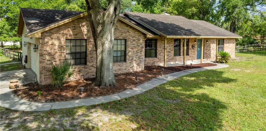 House in Orlando, Florida 3 bedrooms, 178.28 sq.m. № 1795586