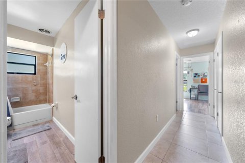 House in Orlando, Florida 3 bedrooms, 178.28 sq.m. № 1795586 - photo 28