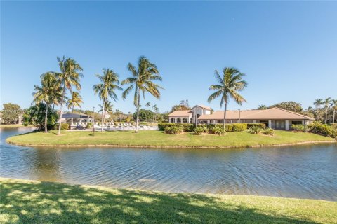 Condo in Plantation, Florida, 2 bedrooms  № 1867570 - photo 18