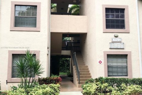 Condo in Plantation, Florida, 2 bedrooms  № 1867570 - photo 1