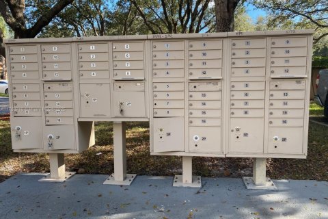 Condo in Plantation, Florida, 2 bedrooms  № 1867570 - photo 24