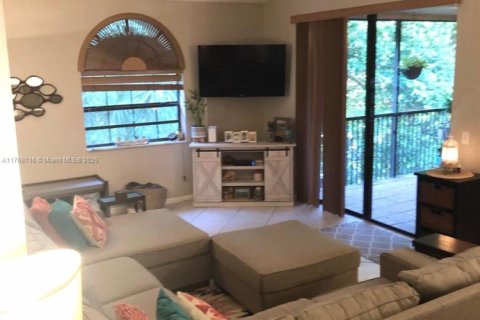 Condo in Plantation, Florida, 2 bedrooms  № 1867570 - photo 7