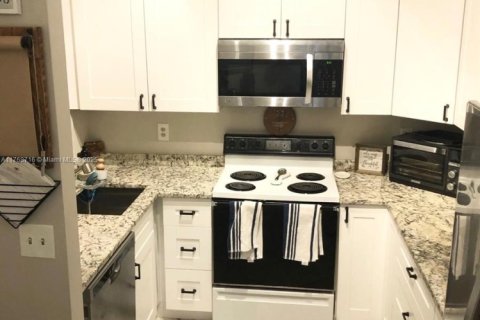Condo in Plantation, Florida, 2 bedrooms  № 1867570 - photo 3