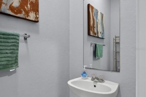 Townhouse in Tampa, Florida 3 bedrooms, 161.28 sq.m. № 2259214 - photo 3