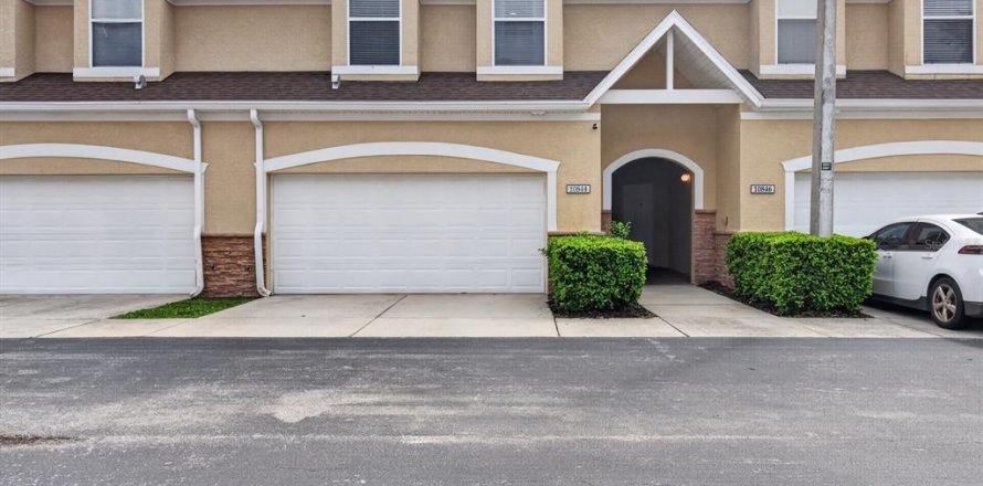 Townhouse in Tampa, Florida 3 bedrooms, 161.28 sq.m. № 2259214